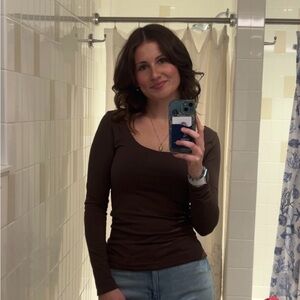 Meet your Posher, Elah